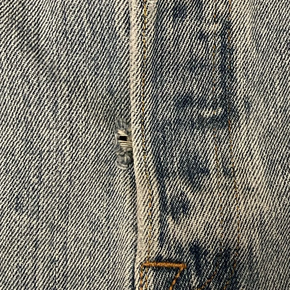 👖LEVI’S👖authentic 501 butterfly SZ42x30 soft 3sm frays- seen in photos🔥GUC🔥